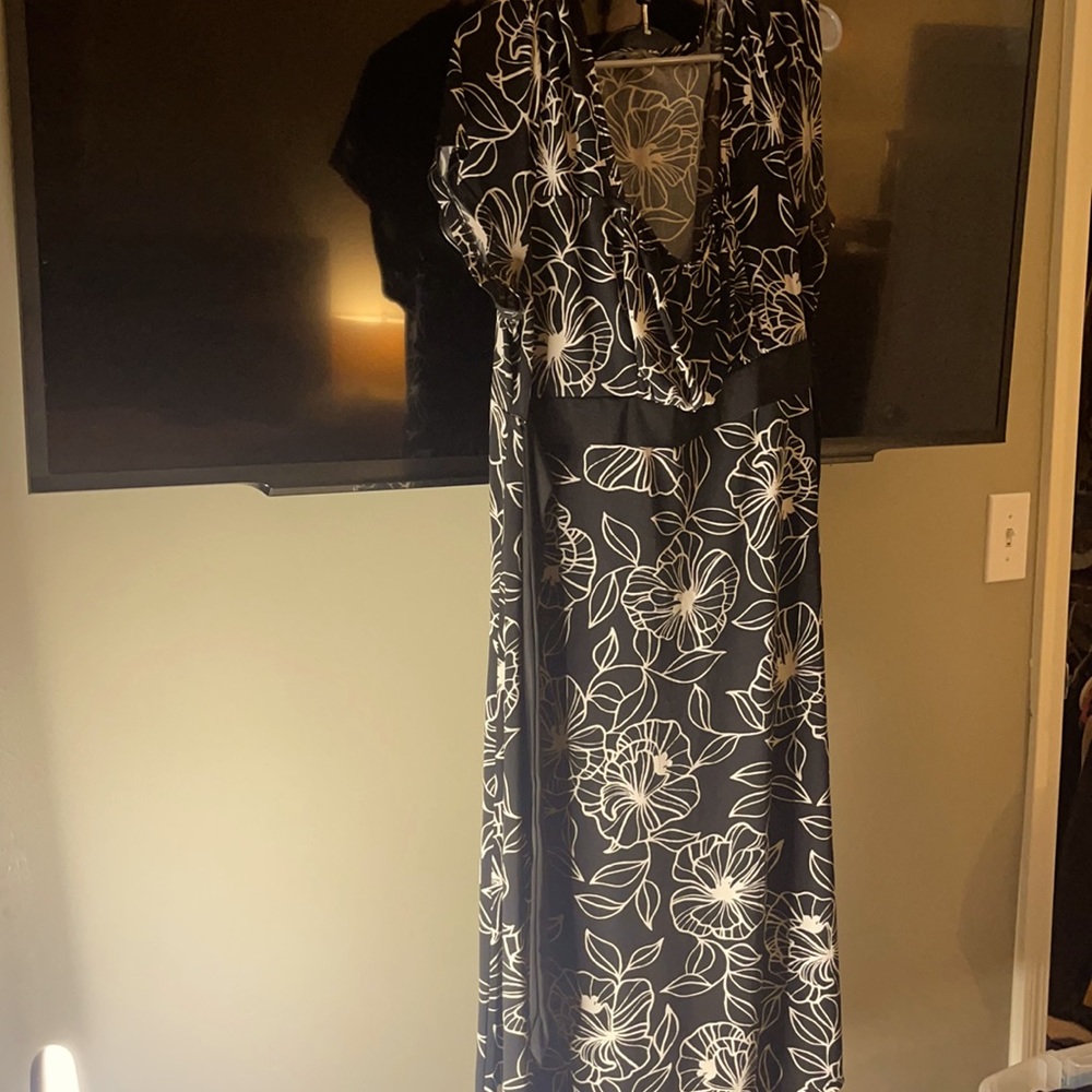 Black/White Dress